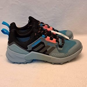 Wmns Adidas sz 8.5 TERREX SWIFT R3 GORE-TEX HIKING SHOES